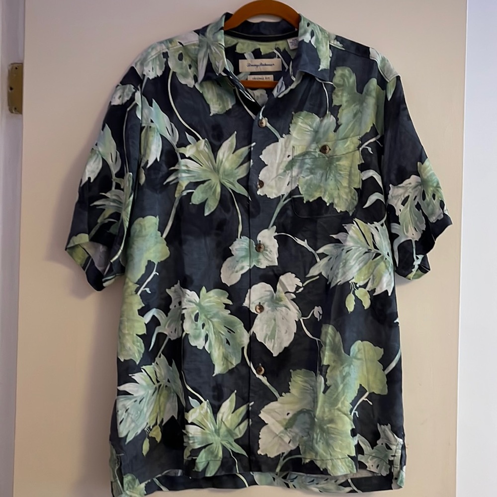 Tommy Bahama tropical shirt sleeve button down.